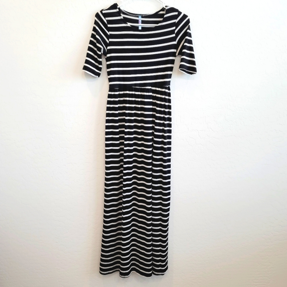 Azules Striped Maxi Dress White & Black Size M